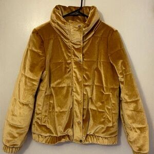 Excellent condition. Unisex. Marc New York gold velour puffer jacket. XS/S.